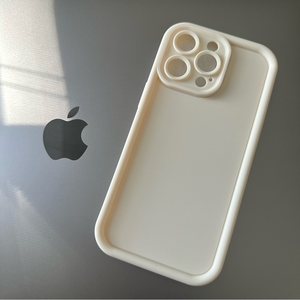 Brand New White Iphone 15 Pro Max Phone Case